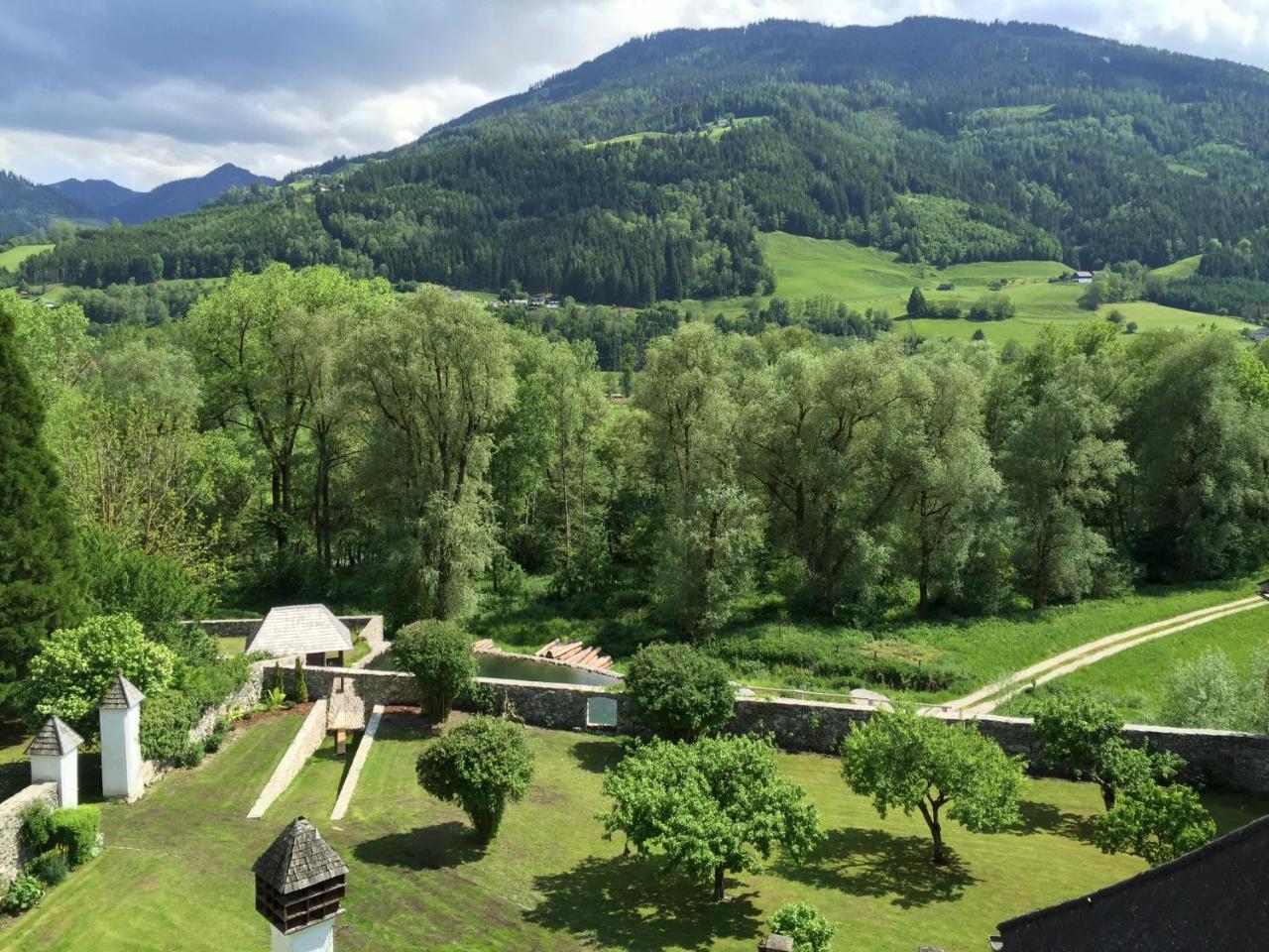 Schloss Gstatt Oblarn Exteriör bild